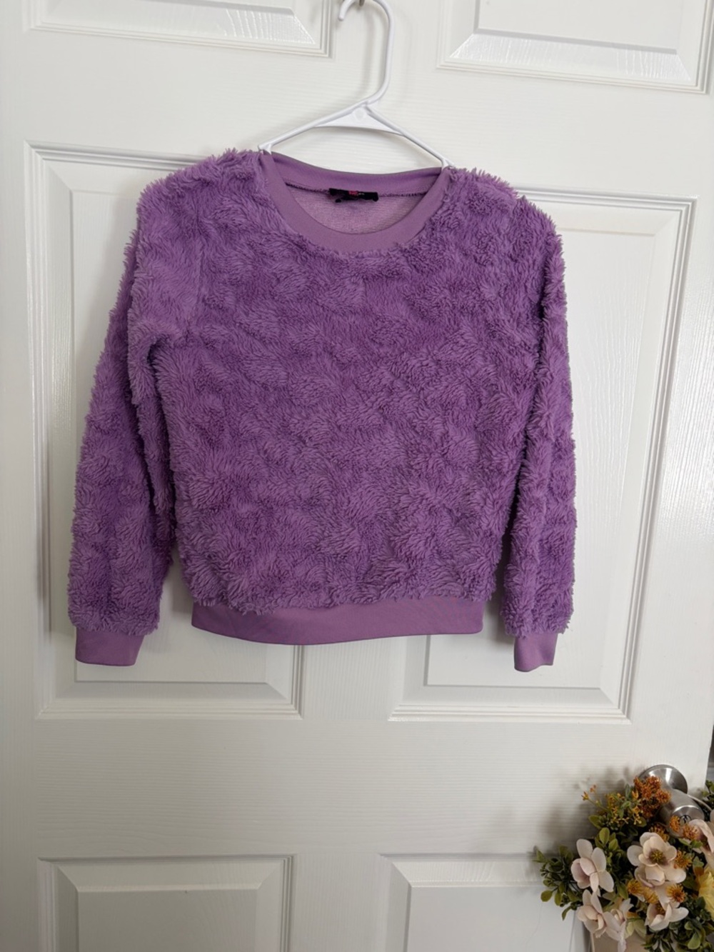 Plush Lavender Crewneck Sweater - Women's Cozy Pullover